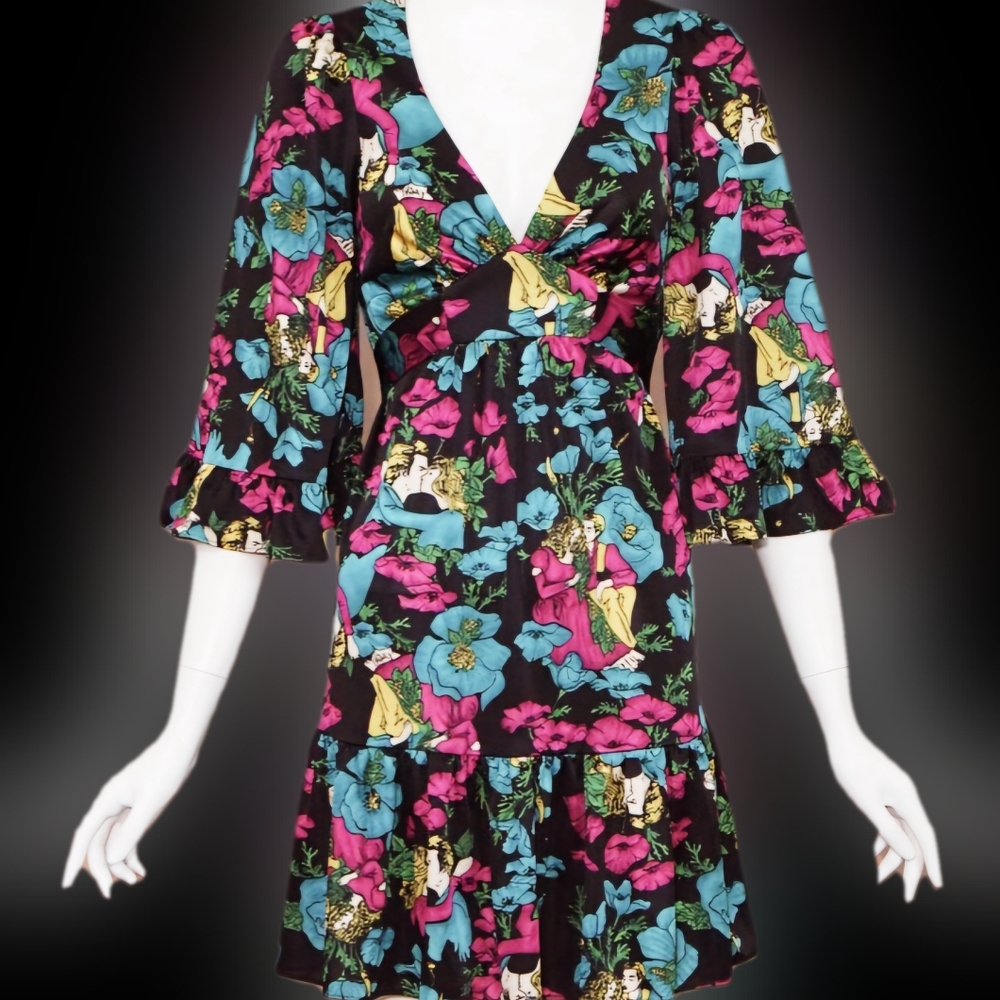 Betsey Johnson Kissing Couple Empire Waist Dress